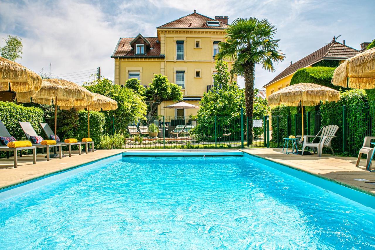 Hotel Des Dauphins Bourgoin-Jallieu Exterior photo